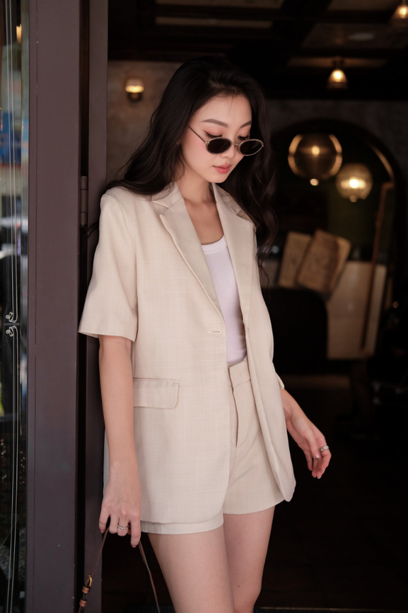 Lên đồ cá tính nơi công sở với áo blazer- Ảnh 6.