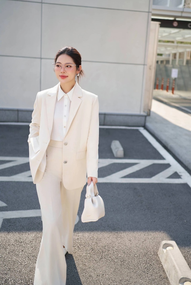 Lên đồ cá tính nơi công sở với áo blazer- Ảnh 8.