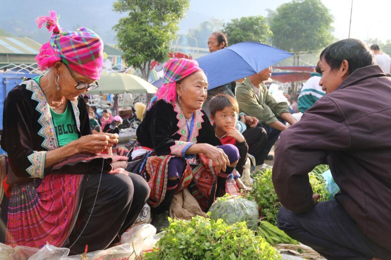 Về Lai Châu đi chợ phiên lớn nhất vùng, nhiều người vượt hàng trăm km để tham gia bằng được - 4