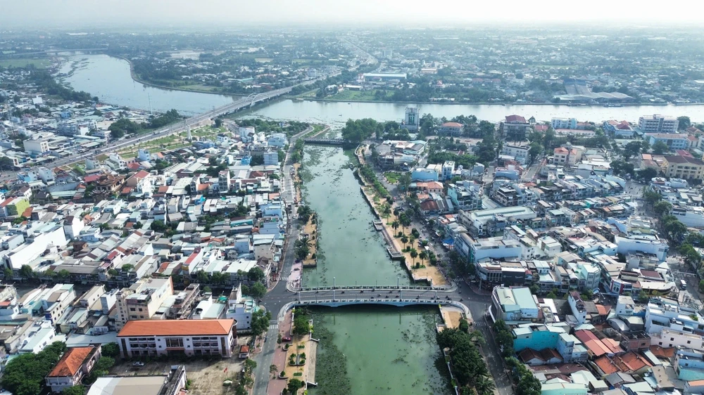 thoi-diem-chin-muoi-de-bo-cap-huyen-sap-nhap-tinh-1.jpg