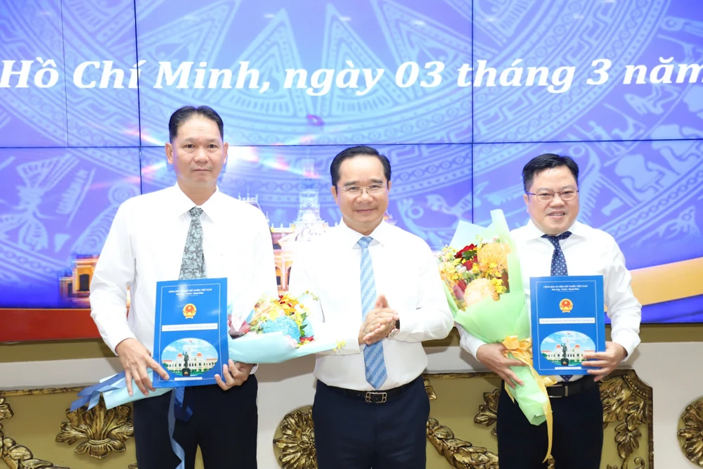 TP.HCM điều động nhiều cán bộ chủ chốt, kiện toàn 5 ban quản lý-ban-quan-ly-1.jpg