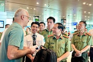 Bộ Công an công bố 13 thủ tục hành chính trong an ninh hàng không 