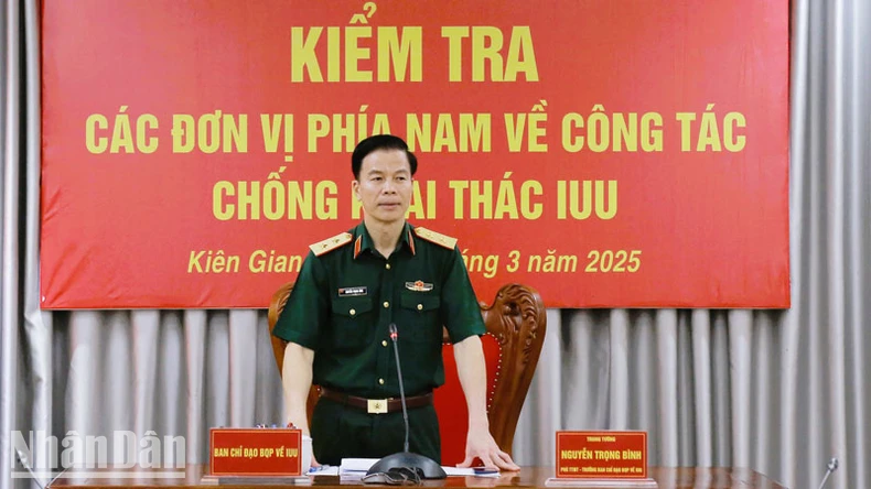 Bộ Quốc phòng kiểm tra công tác phòng, chống khai thác IUU tại Bộ Tư lệnh Vùng Cảnh sát biển 4 ảnh 2