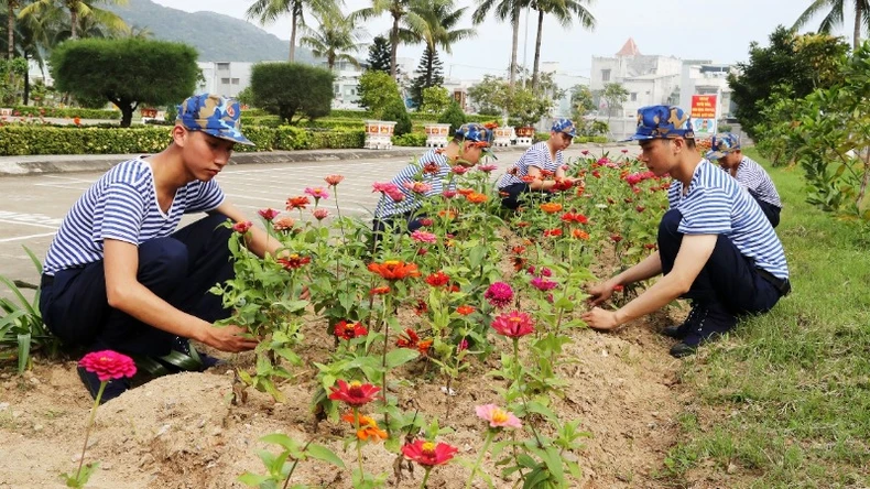 Một ngày với chiến sĩ mới Hải quân ảnh 12