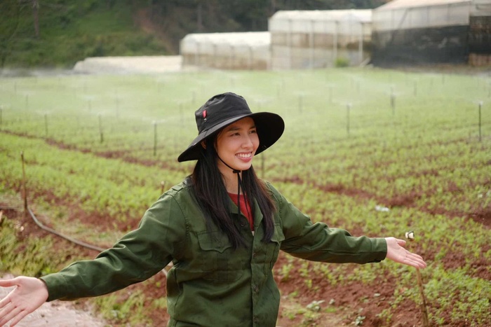 Cơn khủng hoảng chưa từng có của Thùy Tiên sau ồn ào quảng cáo kẹo rau Kera