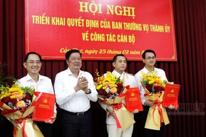 Thành ủy Cần Thơ điều động, bổ nhiệm nhiều cán bộ