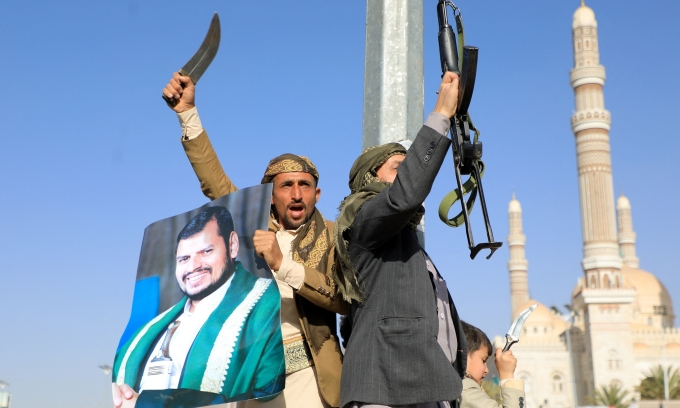 Các tay súng trung thành với Houthi tại thủ đô Sanaa, Yemen, tháng 1/2024. Ảnh: AFP