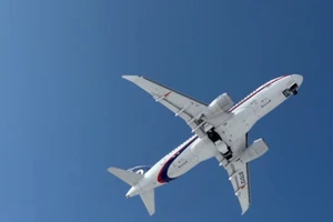 VIDEO: Nga thử nghiệm máy bay phản lực nội địa thế hệ mới SuperJet SJ-100