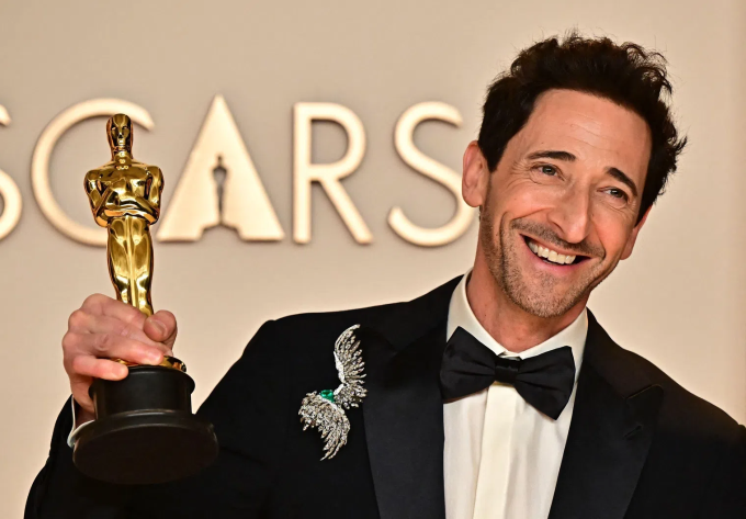 Adrien Brody ở lễ trao giải Oscar 2025. Ảnh: AFP