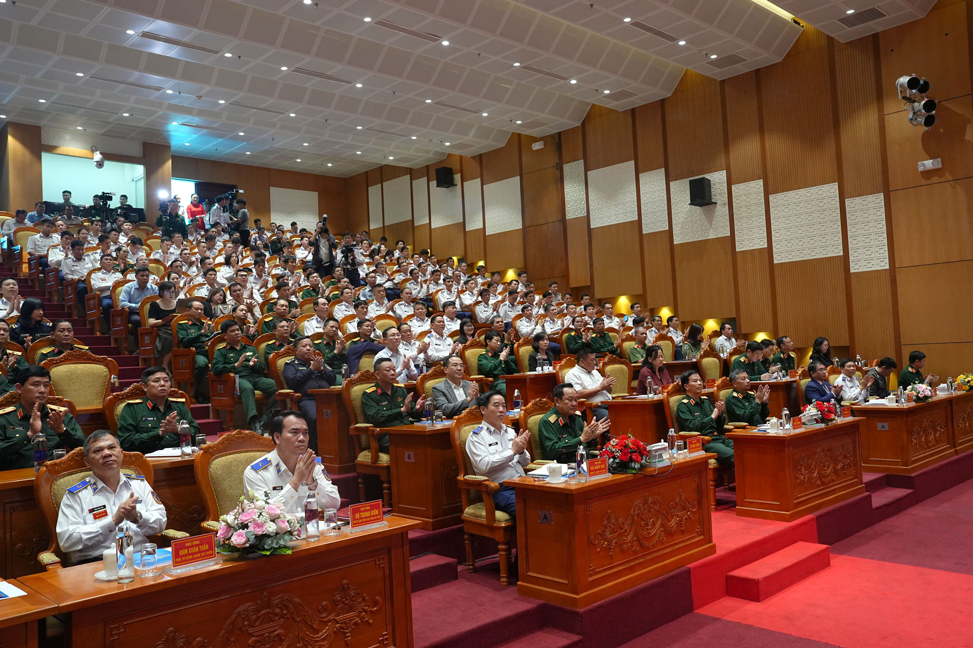 Báo Người Lao Động, Tổng Biên tập Báo Người Lao Động nhận Bằng khen của Bộ Quốc phòng- Ảnh 1.