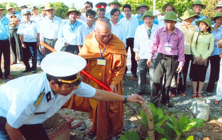 Cuộc thi viết về chủ quyền biển đảo: Biển đảo trong tim người xuất sĩ - Ảnh 1.