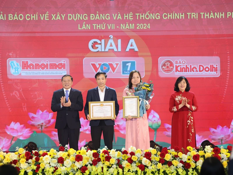 Hà Nội trao giải báo chí về xây dựng Đảng và hệ thống chính trị năm 2024 ảnh 1