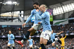 Haaland phá kỷ lục tồn tại 30 năm của Premier League