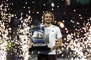 Tiết lộ “vũ khí bí ẩn” giúp Tsitsipas giải vận đen ở Dubai