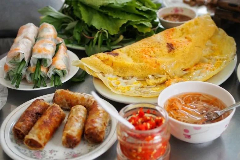 Món bánh xèo thơm ngon hấp dẫn