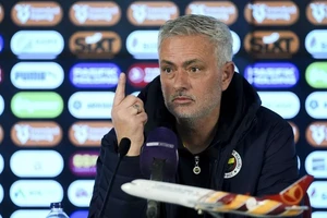 Mourinho nhờ đến pháp luật đòi lại công bằng