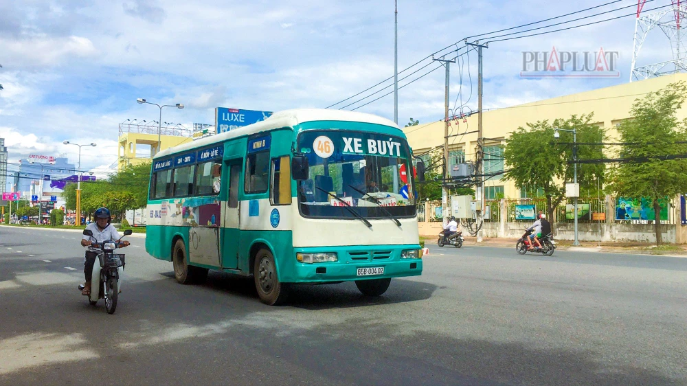 Xe buýt ở TP Cần Thơ tự làm mới mình để thu hút người dân