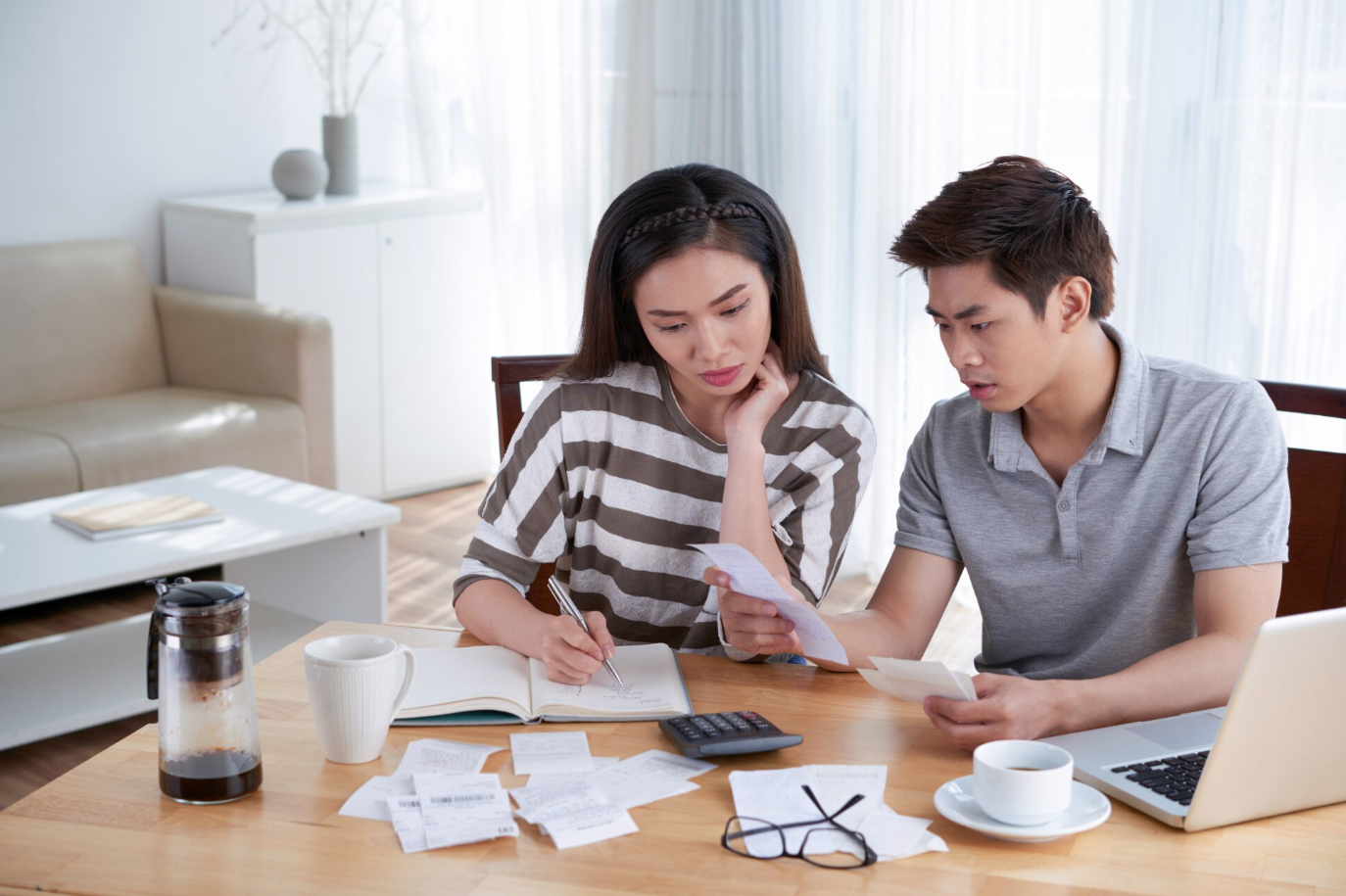 10 năm hôn nhân, khi ngoảnh đầu nhìn lại sổ tiết kiệm, đôi vợ chồng giật mình vì không tin nổi- Ảnh 1.