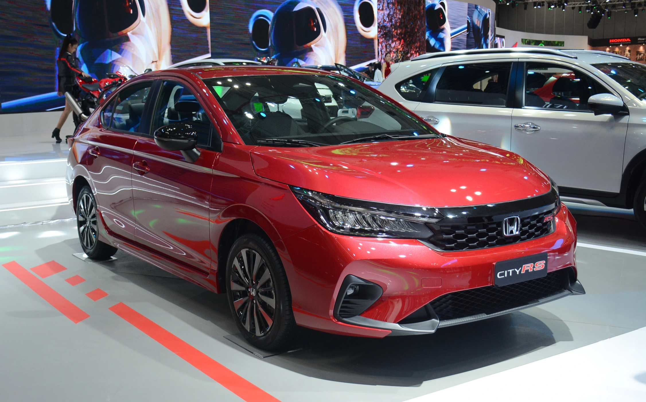 Sedan hạng B: Xe nhập khẩu giảm giá xả hàng, Honda City tăng ưu đãi - Ảnh 4.