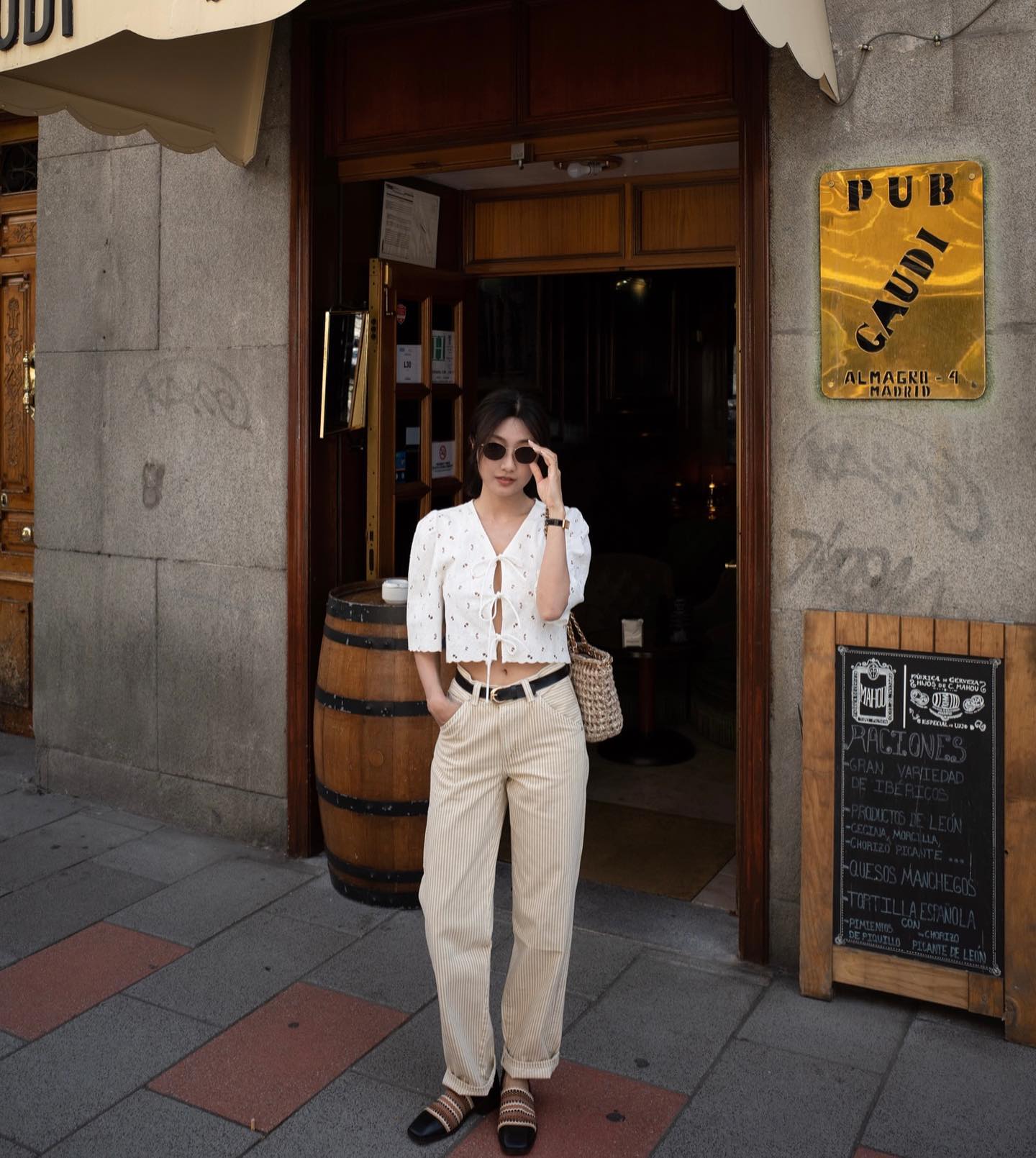 10 set đồ mùa thu màu trung tính dành cho những ai thích sự đơn giản, tinh tế - Ảnh 1.