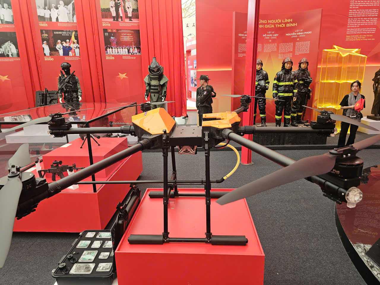 Khám phá hàng loạt UAV 'make in Viet Nam' lần đầu trình làng tại triển lãm lớn nhất lịch sử - Ảnh 10.