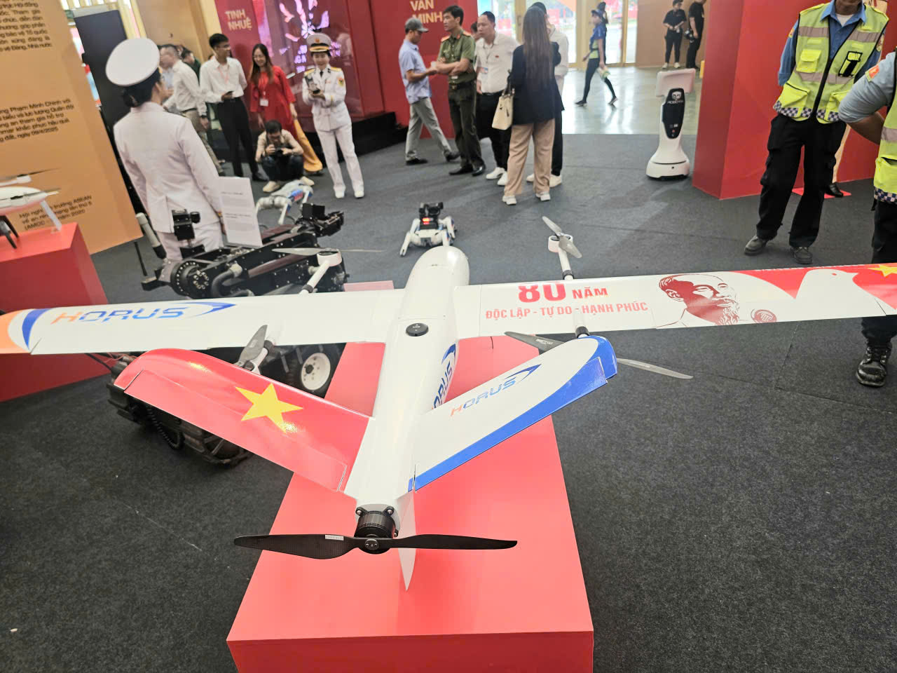 Khám phá hàng loạt UAV 'make in Viet Nam' lần đầu trình làng tại triển lãm lớn nhất lịch sử - Ảnh 12.