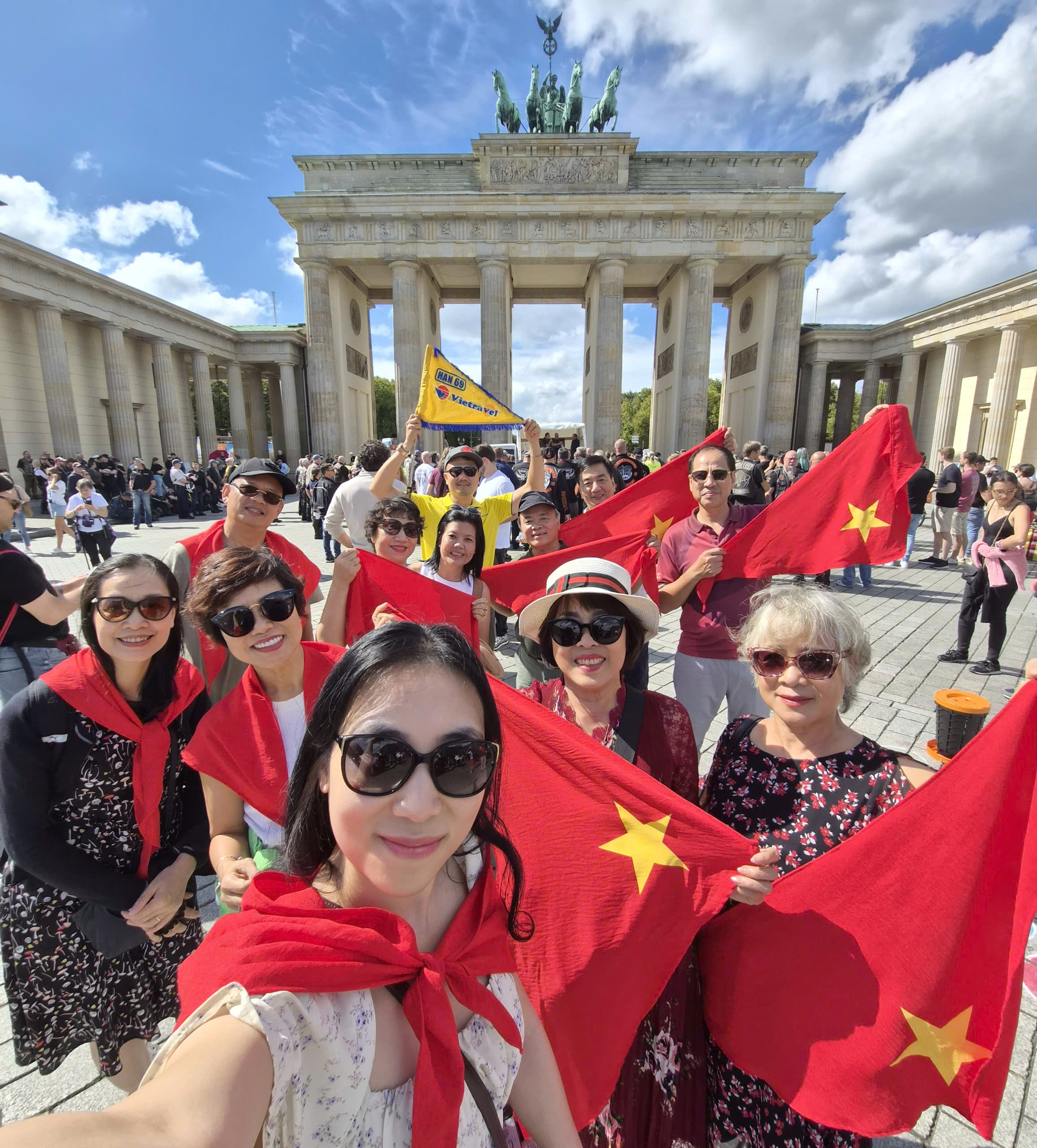 Lễ 2-9, nhiều điểm đến ở TP HCM nhộn nhịp khách du lịch- Ảnh 14.