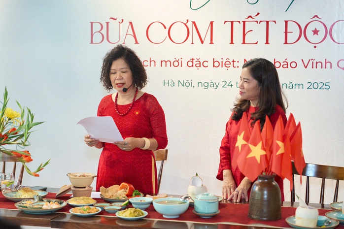 1756819942 562 Bua com Tet Doc lap danh thuc nhung ky uc