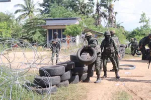 Thái Lan viện Đạo luật Thiết quân luật, triển khai lực lượng lập khu gìn giữ hòa bình ở làng biên giới với Campuchia
