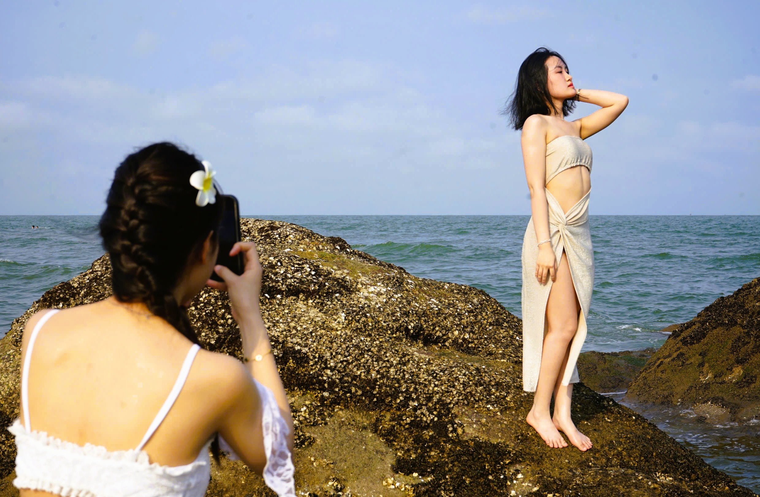 Thành phố bé nhất Việt Nam đón gần 1 triệu khách du lịch dịp lễ 30-4 và 1-5- Ảnh 3.