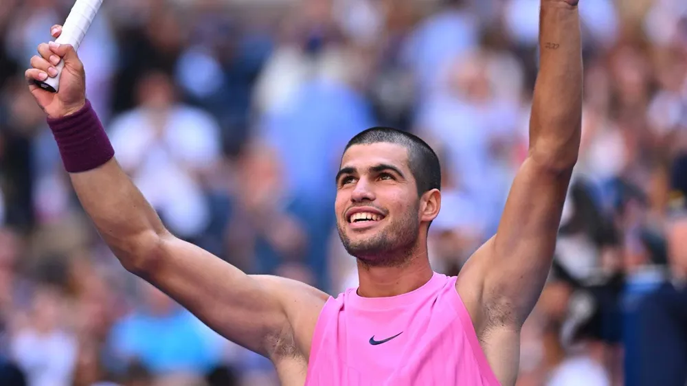 Bí ẩn của Carlos Alcaraz được lý giải đến từ việc luôn nở nụ cười thân thiện của tay vợt người Tây Ban Nha. Ảnh: ATP bí ẩn của Carlos Alcaraz