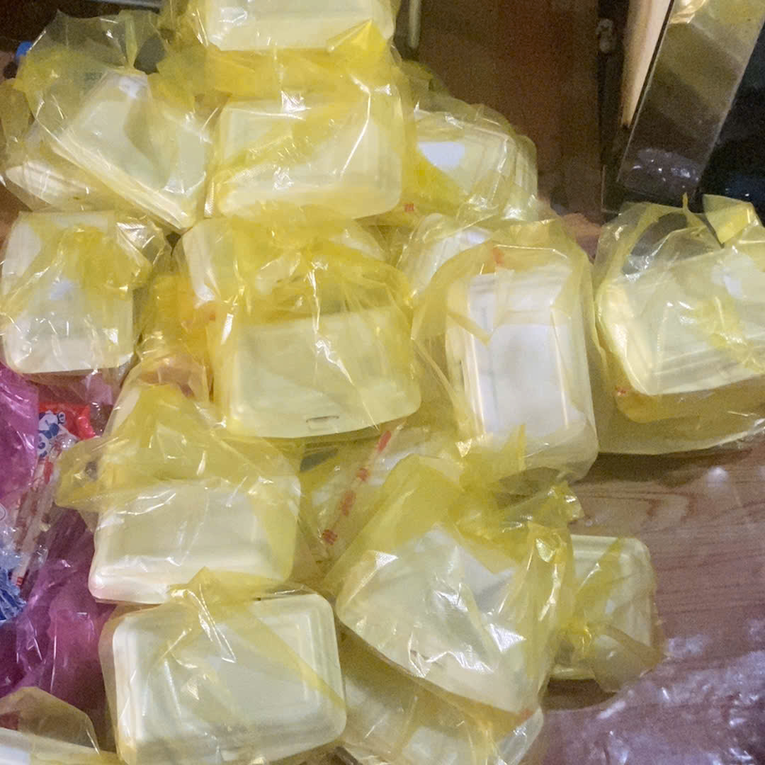 Video 16 giây gây bất ngờ về cách tiêu tiền của học sinh- Ảnh 3. Video 16 giây gây bất ngờ về cách tiêu tiền của học sinh- Ảnh 3.