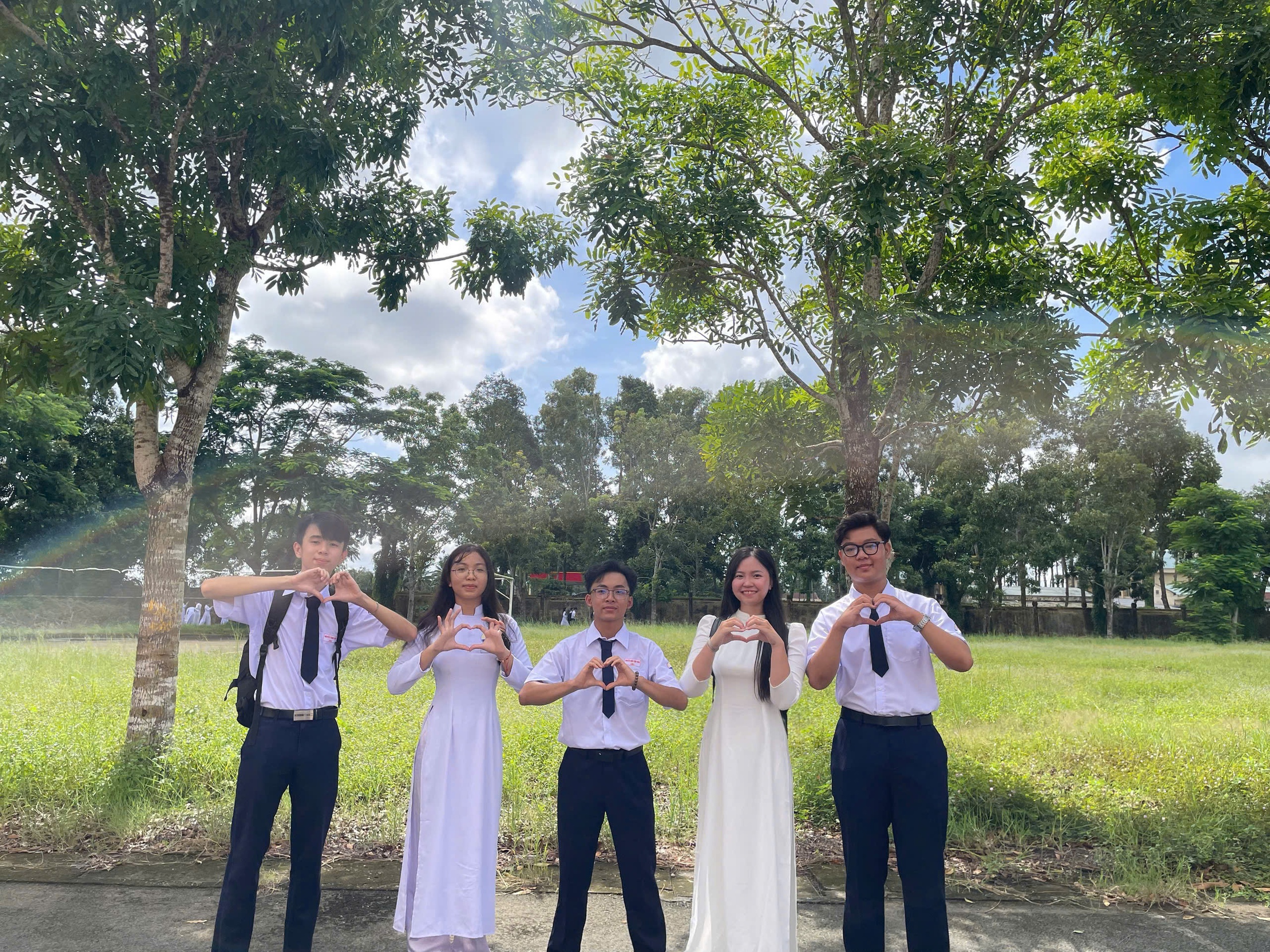 Video 16 giây gây bất ngờ về cách tiêu tiền của học sinh- Ảnh 5. Video 16 giây gây bất ngờ về cách tiêu tiền của học sinh- Ảnh 5.