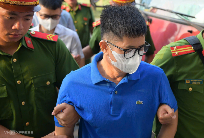 Trong 29 bị cáo có 13 người bị tạm giam. Phiên tòa sẽ làm việc trong nhiều ngày. Ảnh: Phạm Dự