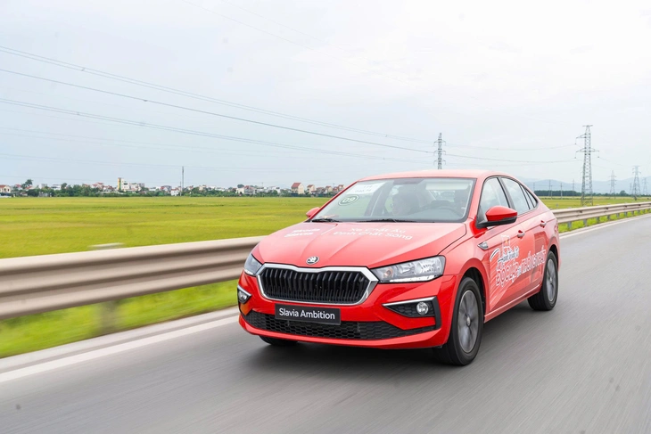 3 xe mới sẽ gây xáo trộn Việt Nam cuối 2025: Giá gây sốc, nhiều điểm ít thấy trong phân khúc 8 Skoda Slavia - Ảnh 8.