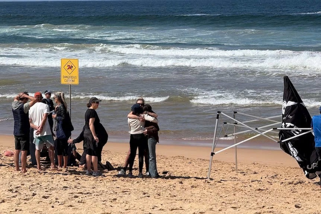 Người đàn ông bị cá mập dài gần 4m cắn chết khi lướt ván - 2