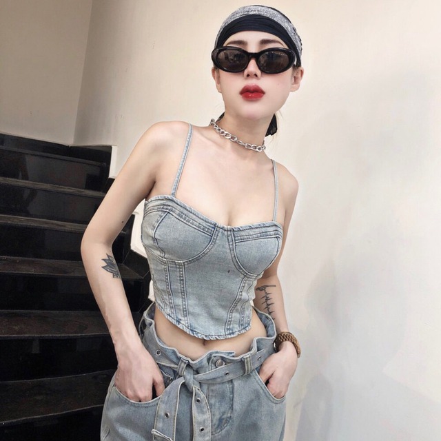 Bản phối đầu thu cho những nàng yêu phong cách 'nửa kín nửa hở'- Ảnh 6. Bản phối đầu thu cho những nàng yêu phong cách 'nửa kín nửa hở'- Ảnh 6.