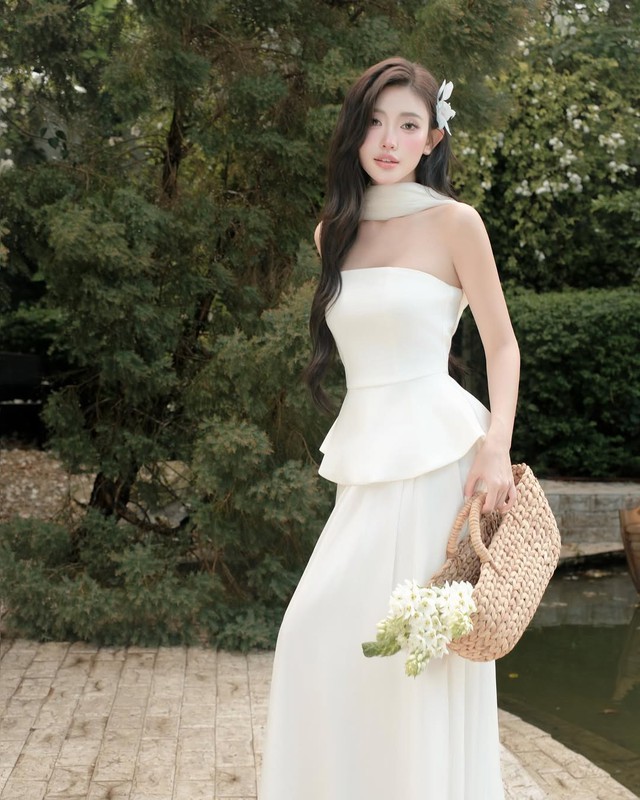 Bản phối đầu thu cho những nàng yêu phong cách 'nửa kín nửa hở'- Ảnh 5. Bản phối đầu thu cho những nàng yêu phong cách 'nửa kín nửa hở'- Ảnh 5.