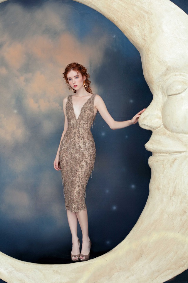 Bản phối đầu thu cho những nàng yêu phong cách 'nửa kín nửa hở'- Ảnh 7. Bản phối đầu thu cho những nàng yêu phong cách 'nửa kín nửa hở'- Ảnh 7.