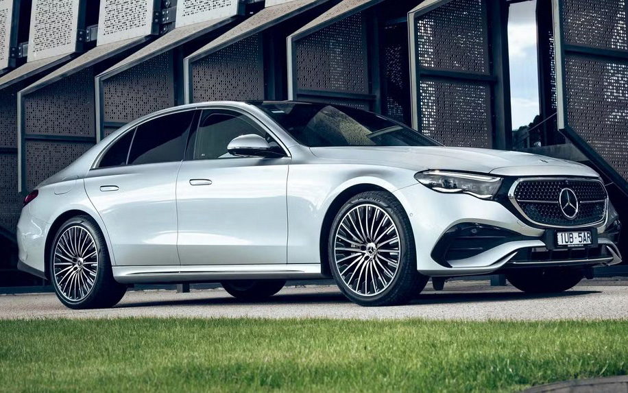 Mercedes-Benz E-Class - Ảnh 3.