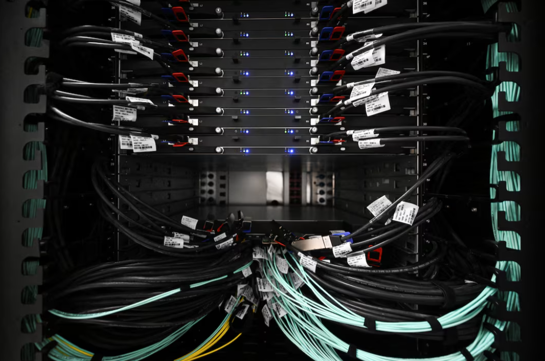 Châu Âu tham vọng bắt kịp Mỹ - Trung về siêu máy tính - Ảnh 3. siêu máy tính - Ảnh 2.