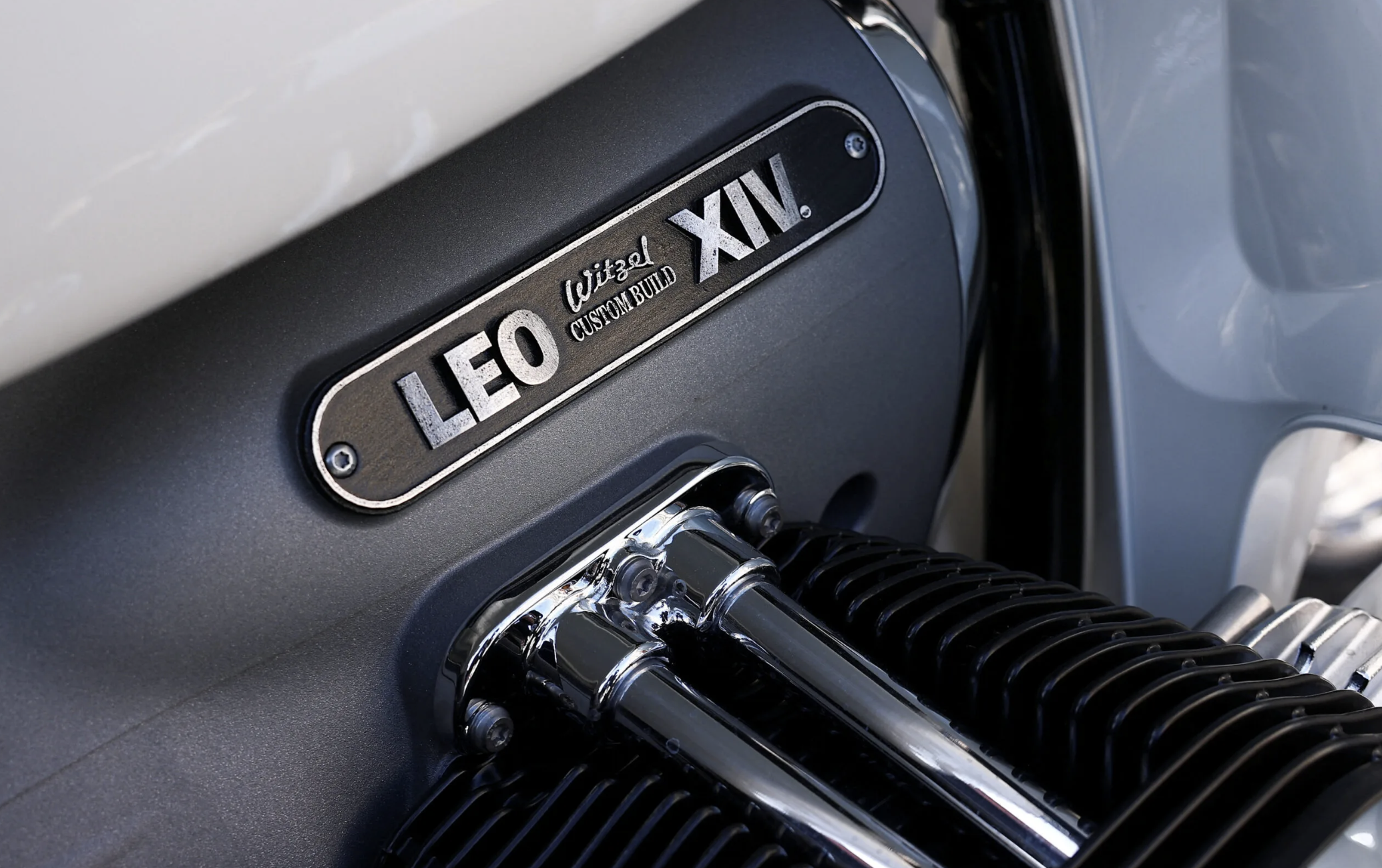 Điểm đặc biệt trên chiếc BMW R 18 Transcontinental dành tặng Giáo hoàng Leo XIV - Ảnh 3.