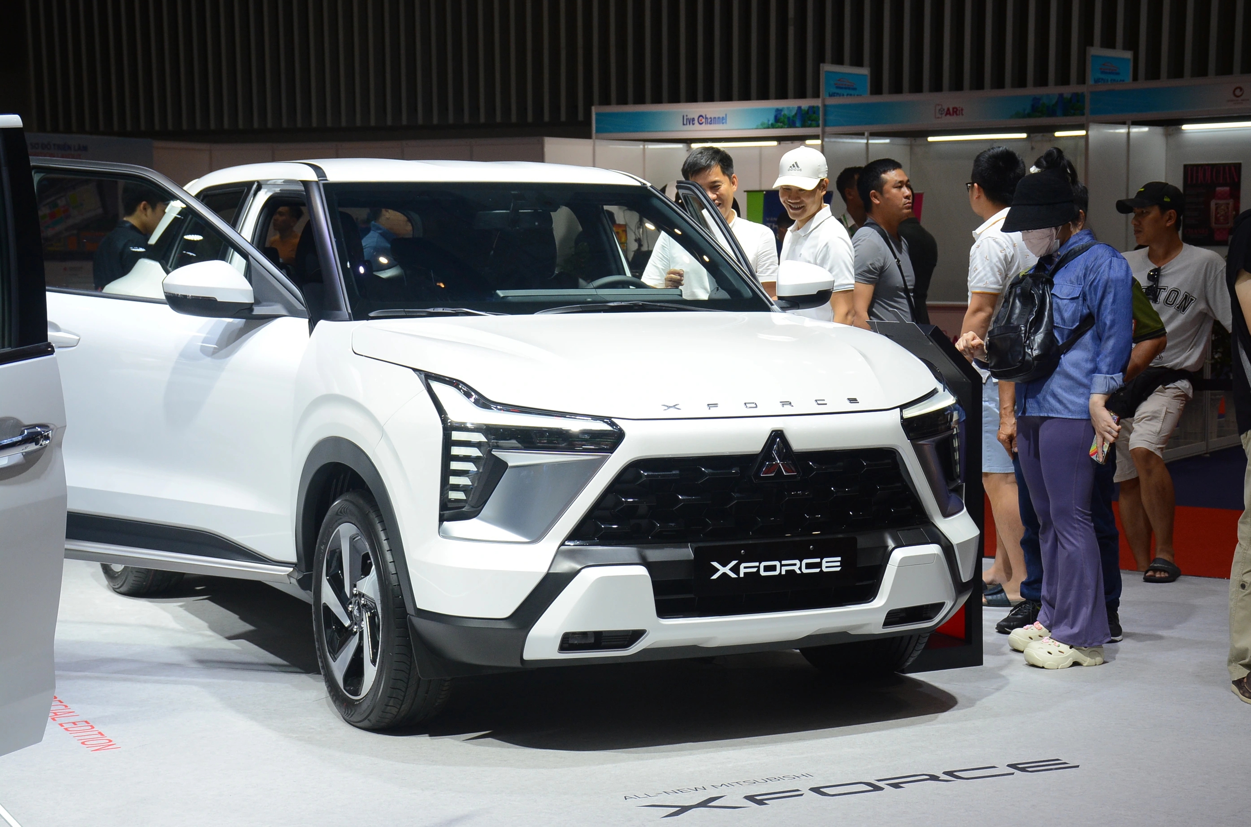 Vào tháng Ngâu hãng xe tăng ưu đãi, nhiều ô tô giảm giá cả trăm triệu đồng 4 Vào tháng Ngâu các hãng ô tô tăng ưu đãi, nhiều xe giảm giá cả trăm triệu - Ảnh 4.