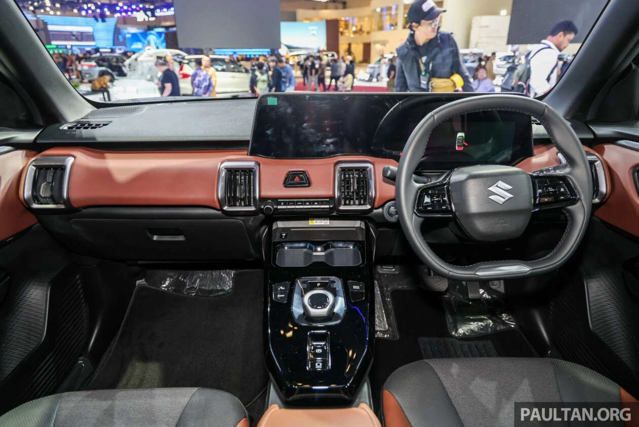 SUV đô thị Suzuki Vitara bổ sung bản thuần điện, liệu có về Việt Nam? 2 “Huyền thoại” SUV đô thị - Suzuki Vitara thêm bản thuần điện, có về Việt Nam? - Ảnh 2.