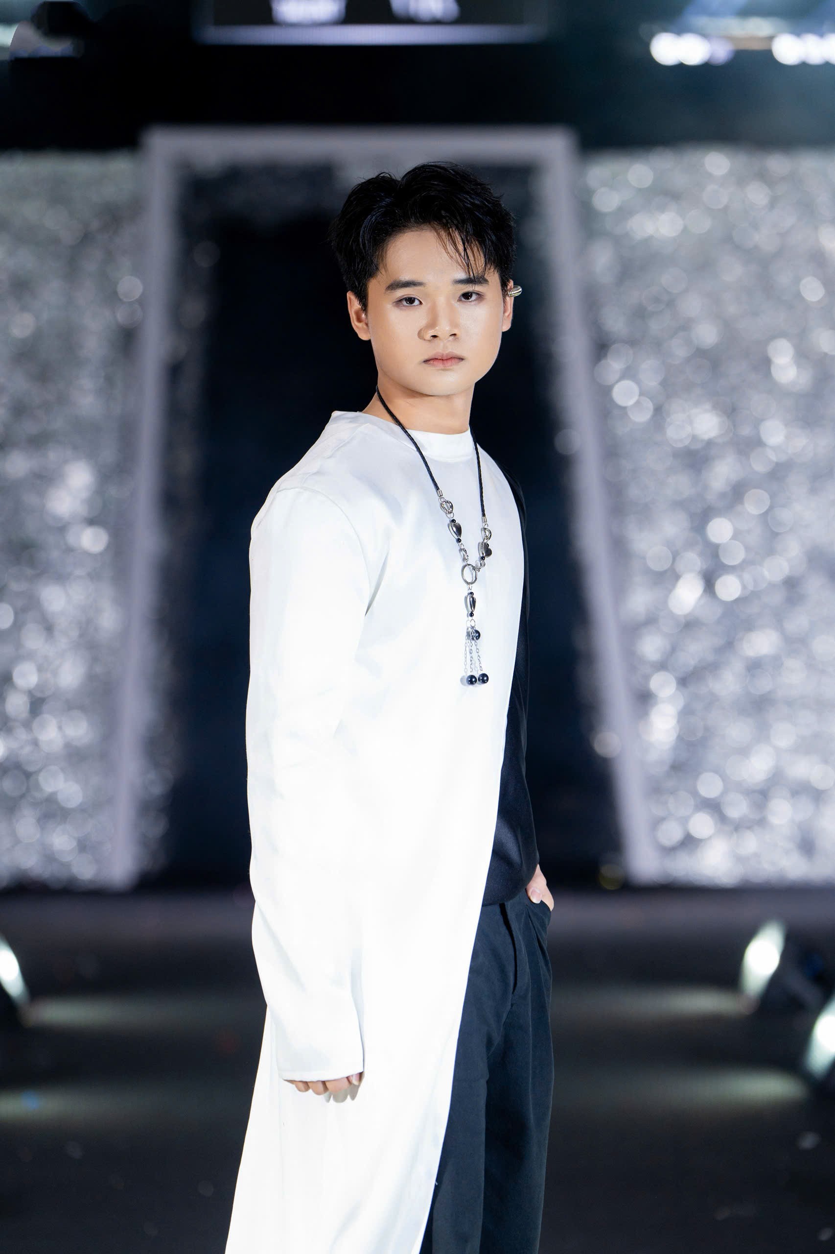 CLB mẫu nhí Ban Mê Model thần thái trên sàn diễn thời trang 4 z6988402327180-4cdfa443f01b6df590a1ec303ef113ca-1757303343.jpg