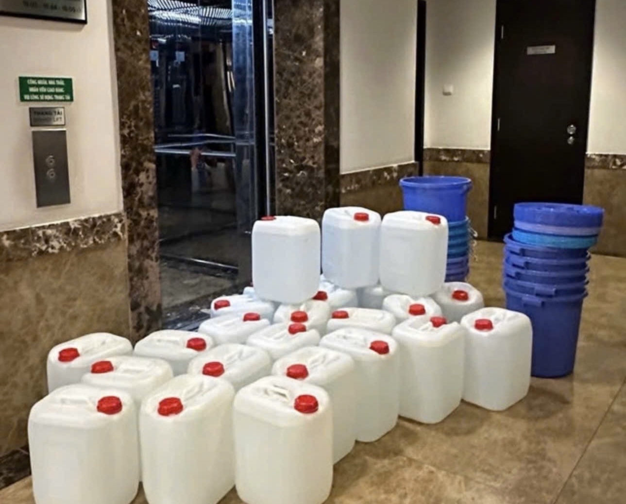 Căn hộ của Phó Chủ tịch Hiệp hội bất động sản TP HCM bị cắt nước suốt 8 tháng- Ảnh 3. Căn hộ của Phó Chủ tịch Hiệp hội bất động sản TP HCM bị cắt nước suốt 8 tháng- Ảnh 3.