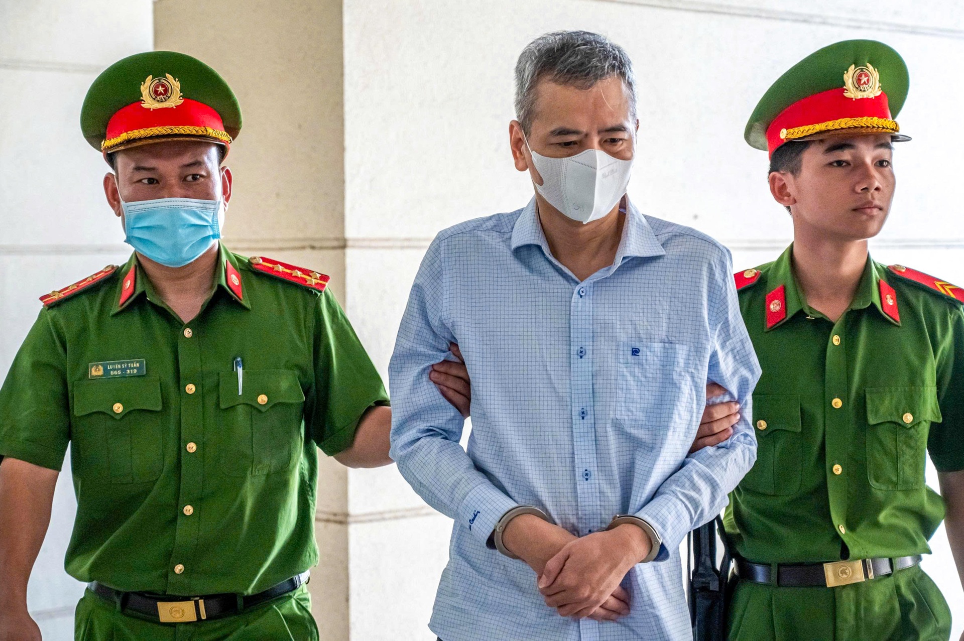 Cựu Phó Chủ nhiệm Văn phòng Quốc hội Phạm Thái Hà cùng nhiều bị cáo tới tòa - 4 Cựu Phó Chủ nhiệm Văn phòng Quốc hội Phạm Thái Hà cùng nhiều bị cáo tới tòa - 4