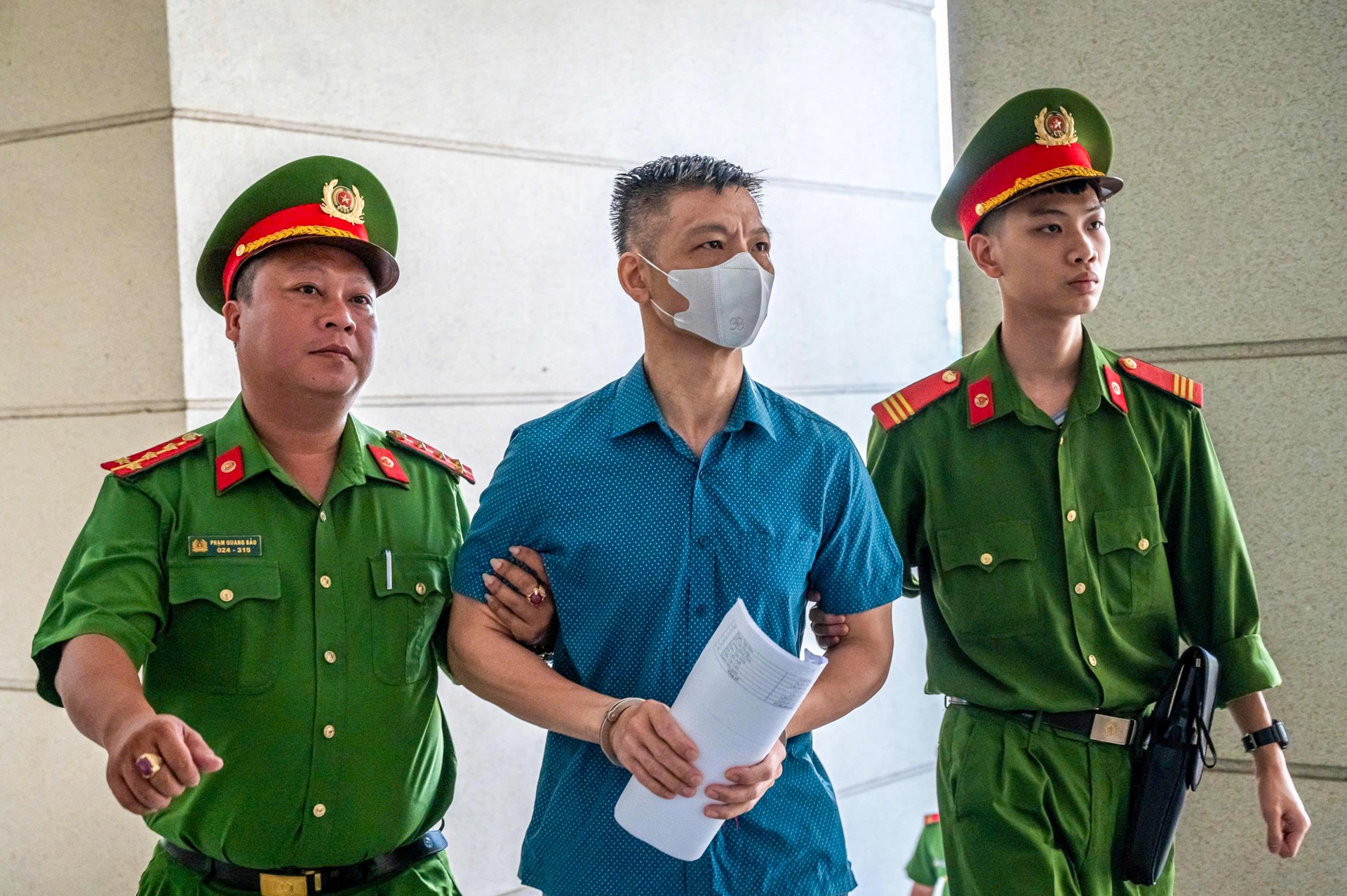 Cựu Phó Chủ nhiệm Văn phòng Quốc hội Phạm Thái Hà cùng nhiều bị cáo tới tòa - 6 Cựu Phó Chủ nhiệm Văn phòng Quốc hội Phạm Thái Hà cùng nhiều bị cáo tới tòa - 6