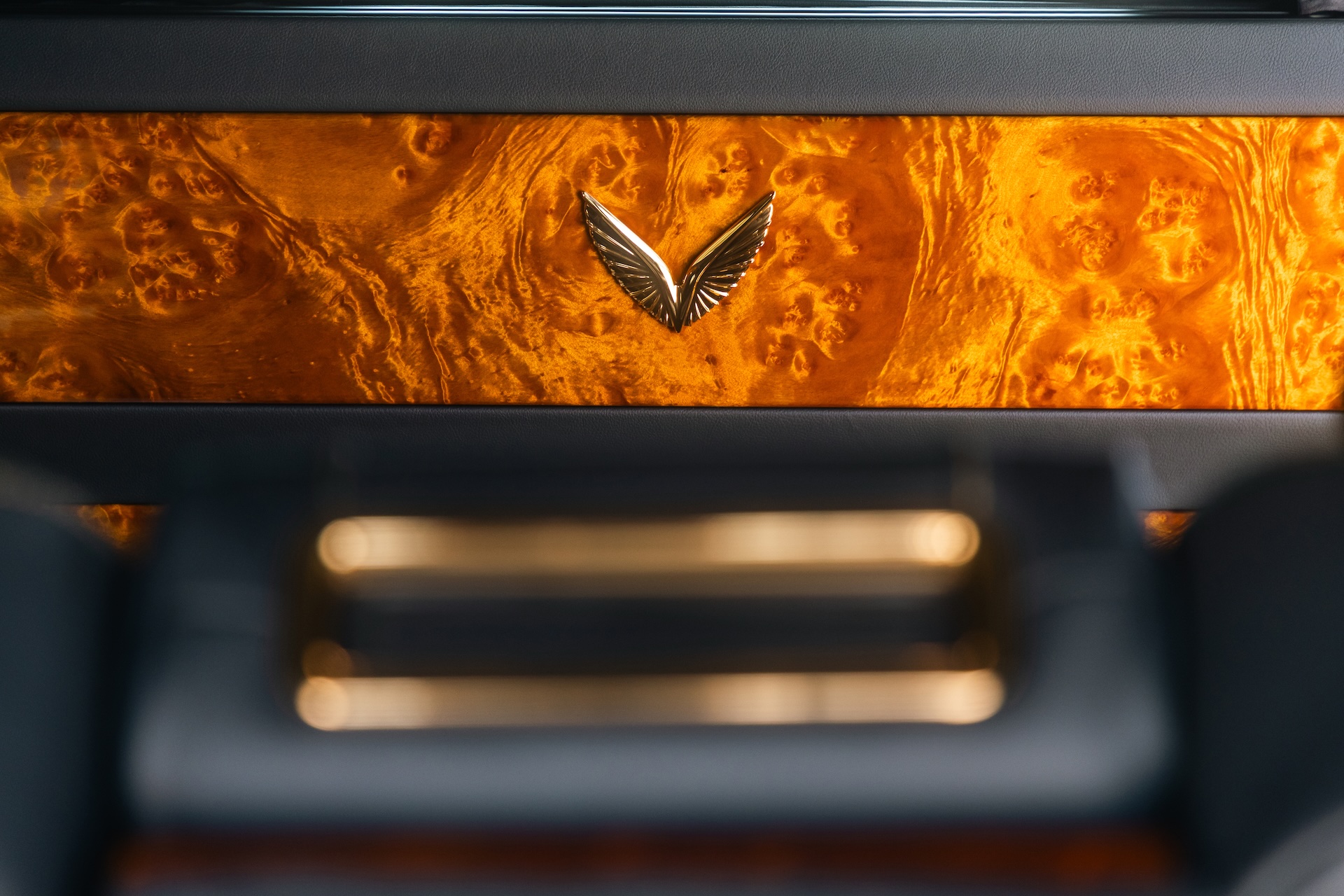 4 điểm đặc biệt của Lạc Hồng 900 LX không xuất hiện trên VinFast VF 9 - Ảnh 3.