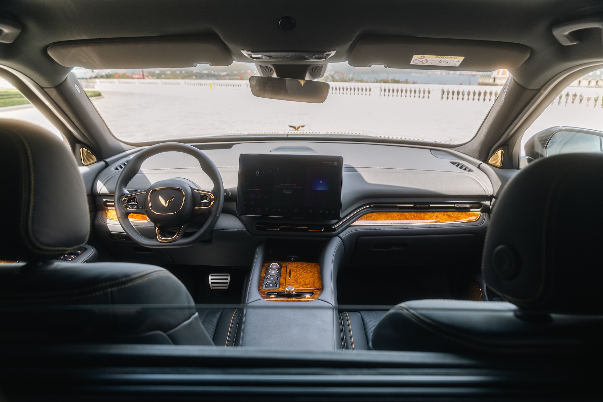 4 điểm đặc biệt của Lạc Hồng 900 LX không xuất hiện trên VinFast VF 9 - Ảnh 4.